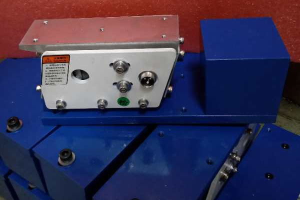 linear vibrator with counterweight