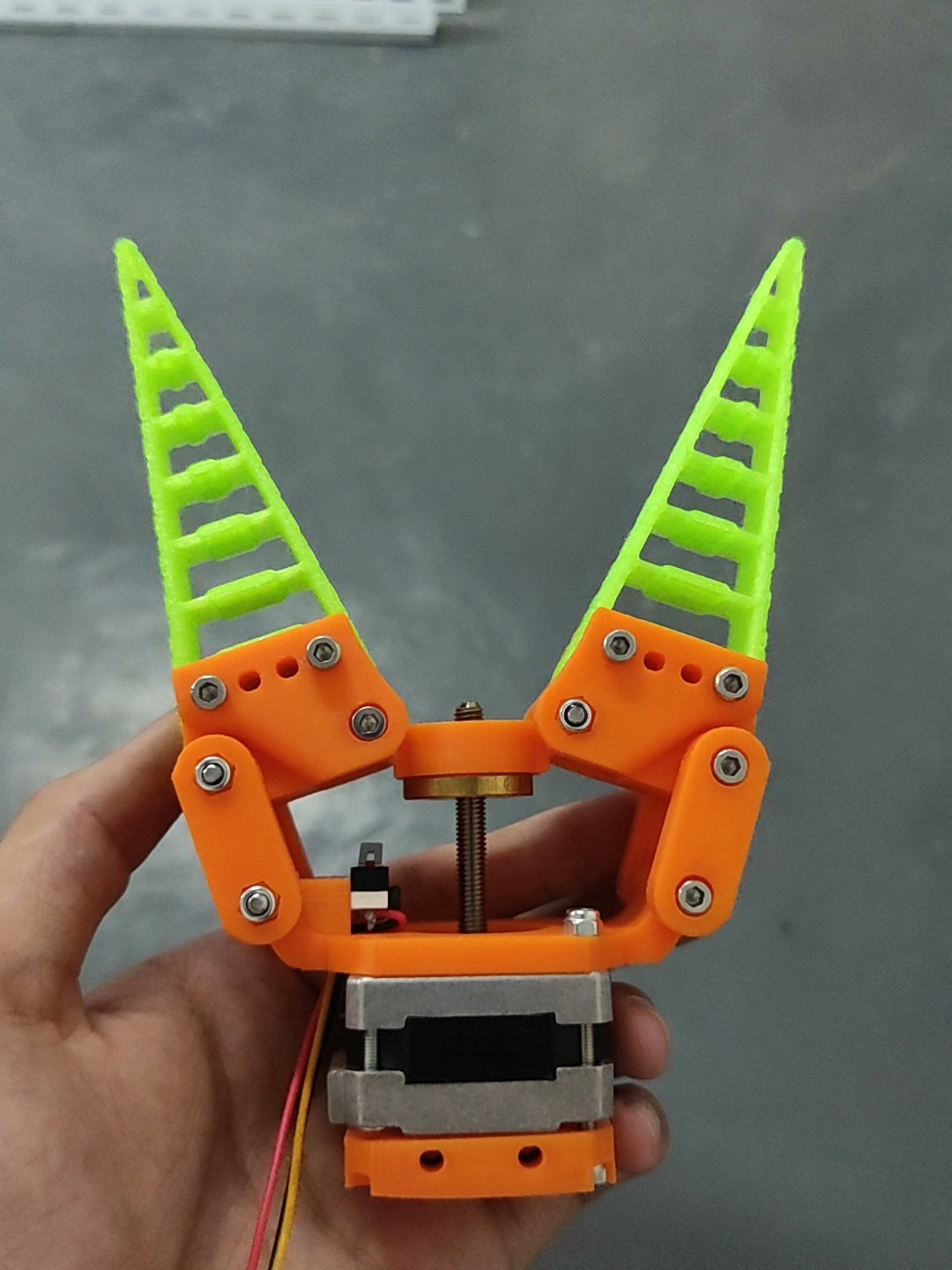 adaptive gripper
